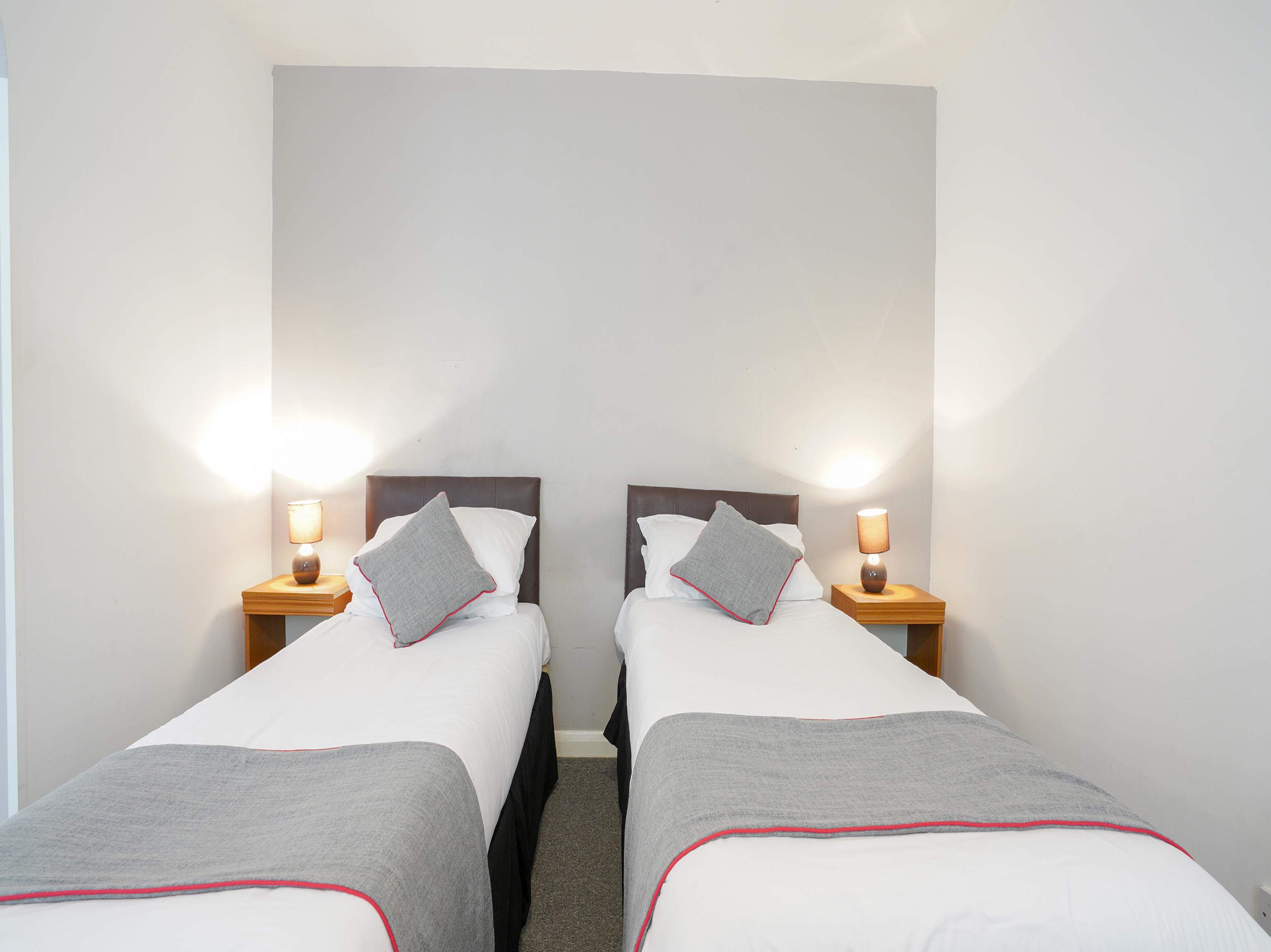 Oyo Shanklin Beach Hotel Экстерьер фото