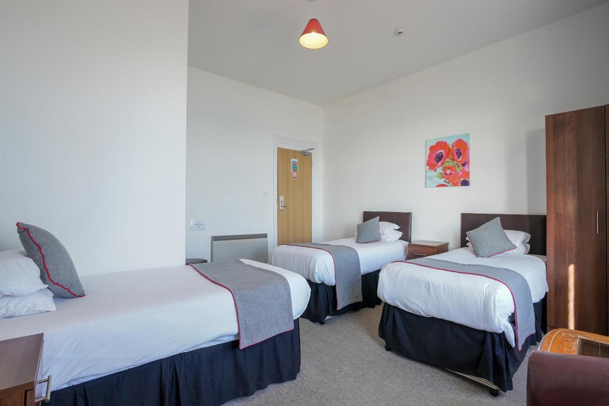 Oyo Shanklin Beach Hotel Экстерьер фото