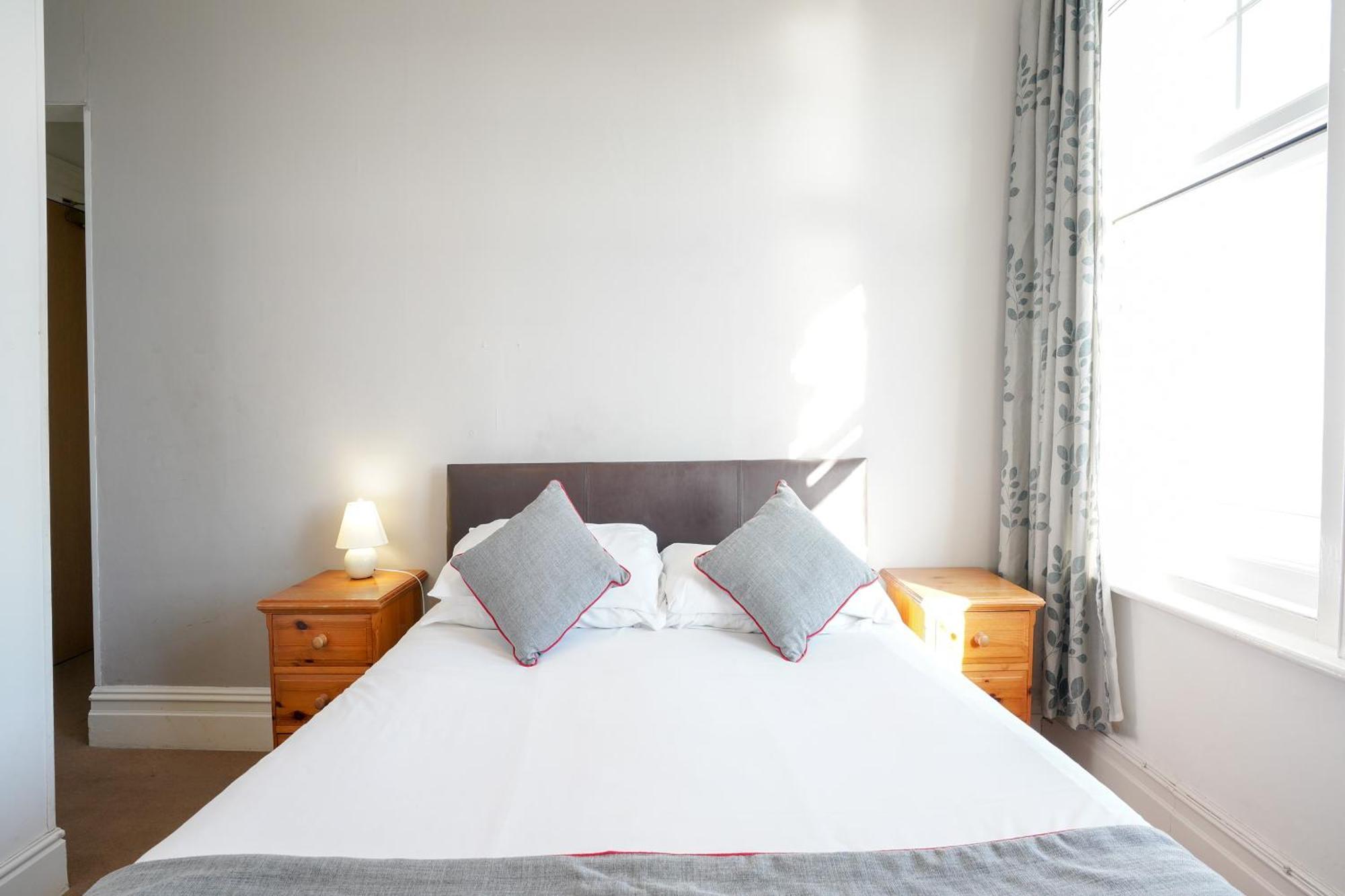 Oyo Shanklin Beach Hotel Экстерьер фото