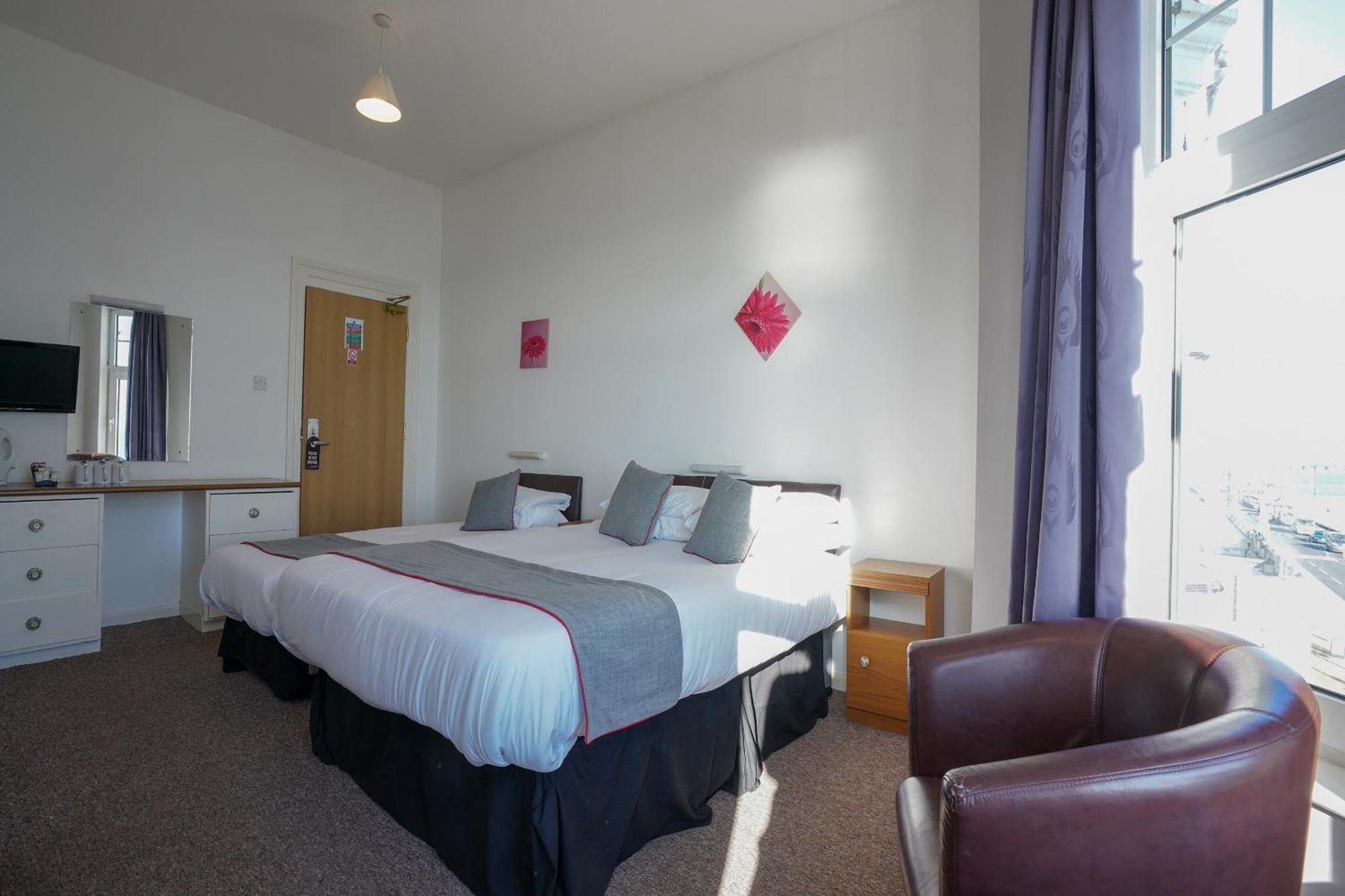 Oyo Shanklin Beach Hotel Экстерьер фото