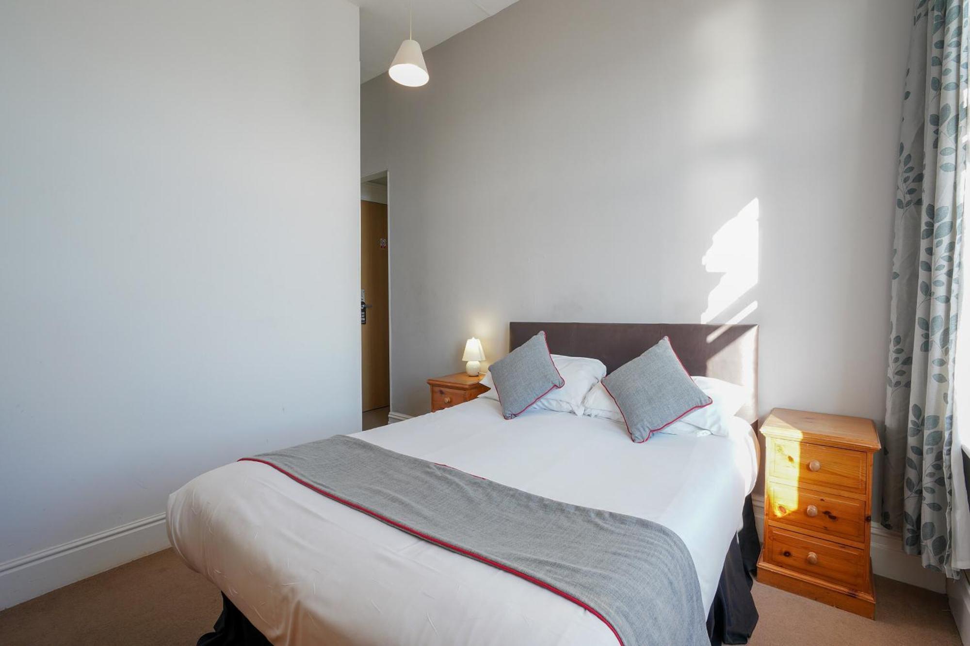 Oyo Shanklin Beach Hotel Экстерьер фото